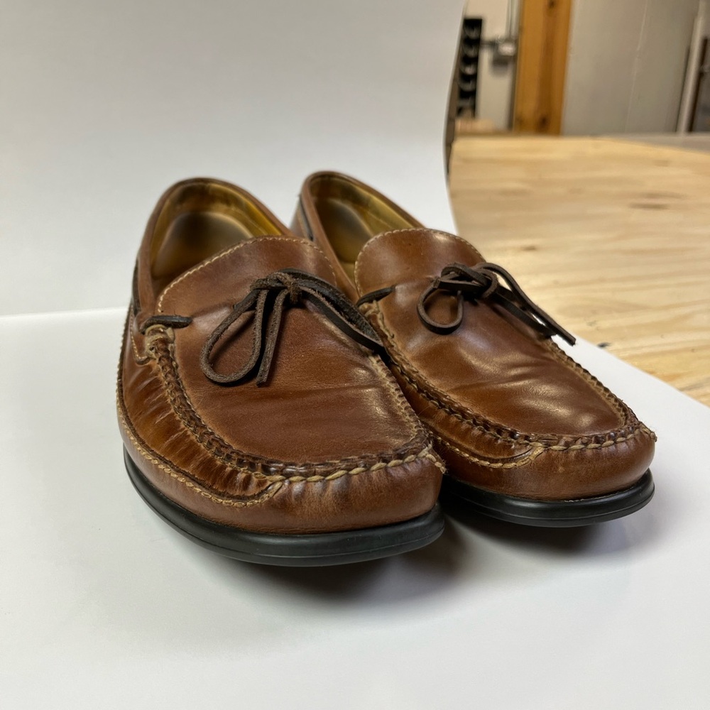 Men’s Johnston Murphy driving mocs.